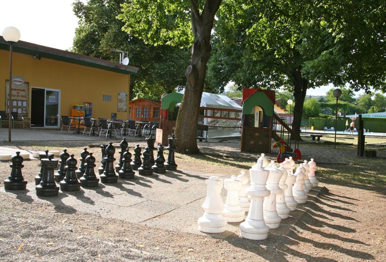 Mobil Homes Xxl2 4 Chambres - Camping Le Ranch Des Volcans Châtel-Guyon Esterno foto