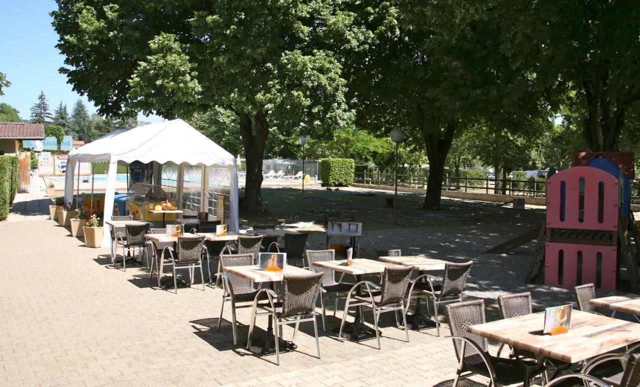 Mobil Homes Xxl2 4 Chambres - Camping Le Ranch Des Volcans Châtel-Guyon Esterno foto